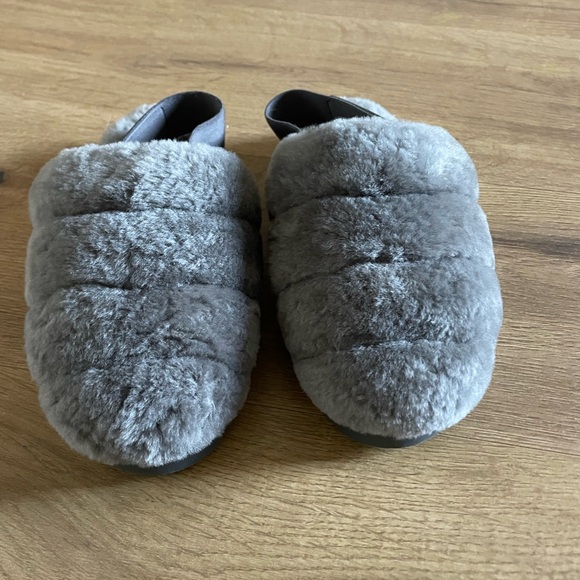 NWOT UGG fluff yeah Fuzzy Gray Platform Slides Slippers With Strap Size 5 - Picture 3 of 7